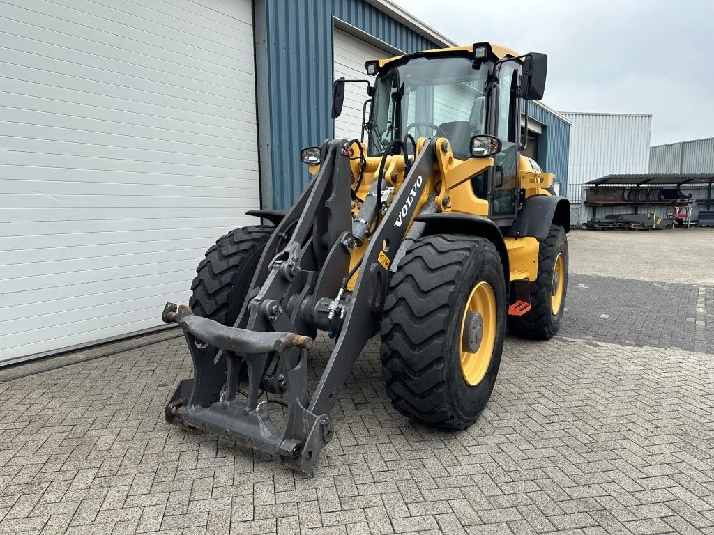 Radlader van het type Volvo L45H, Gebrauchtmaschine in Oirschot (Foto 4)