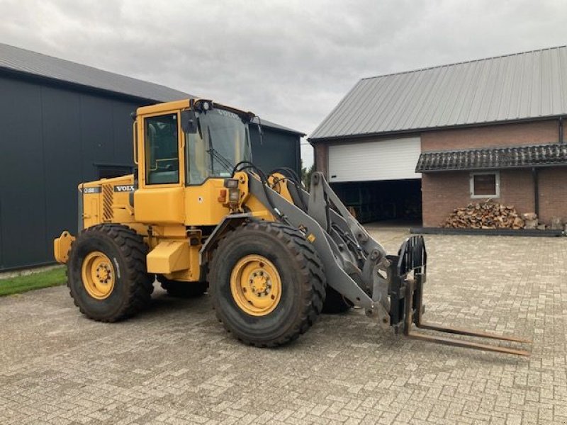 Radlader van het type Volvo L50D, Gebrauchtmaschine in Emmer-Compascuum (Foto 4)