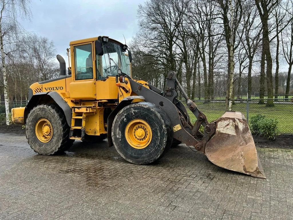 Radlader des Typs Volvo L90E Loader shovel, Gebrauchtmaschine in Harskamp (Bild 3)