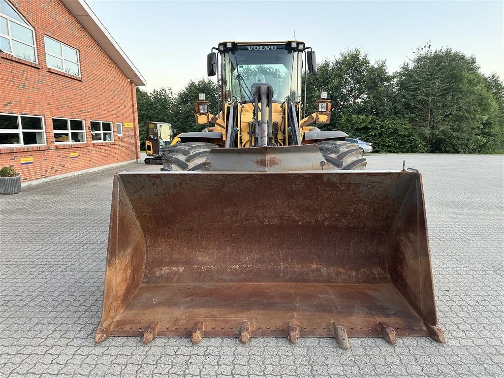 Radlader du type Volvo L90F, Gebrauchtmaschine en Gjerlev J. (Photo 3)