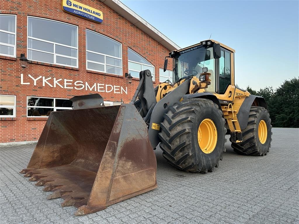 Radlader du type Volvo L90F, Gebrauchtmaschine en Gjerlev J. (Photo 2)