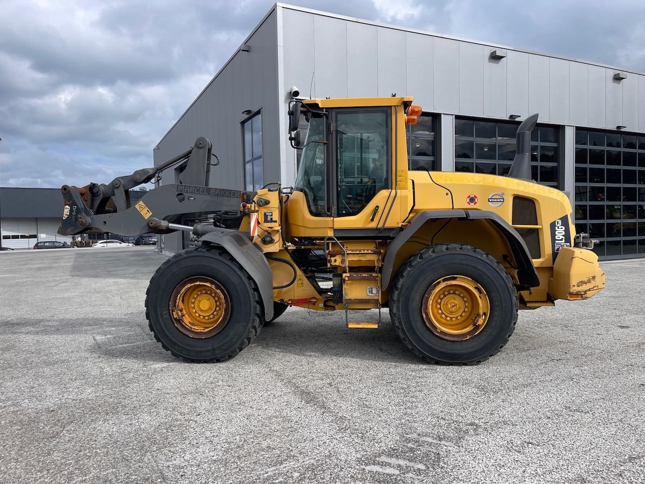 Radlader tipa Volvo L90G, Gebrauchtmaschine u Holten (Slika 1)