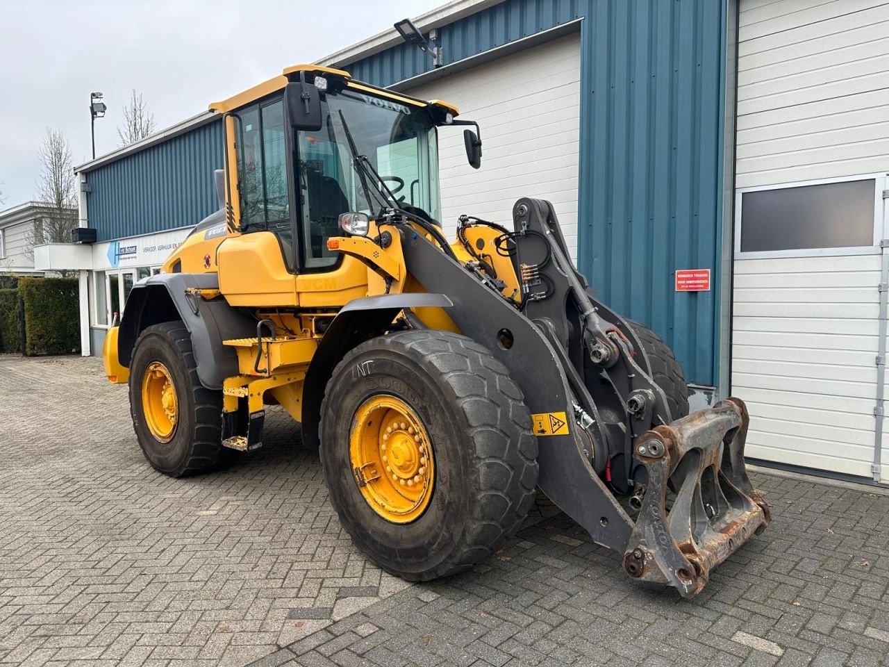 Radlader des Typs Volvo L90H, Gebrauchtmaschine in Oirschot (Bild 3)