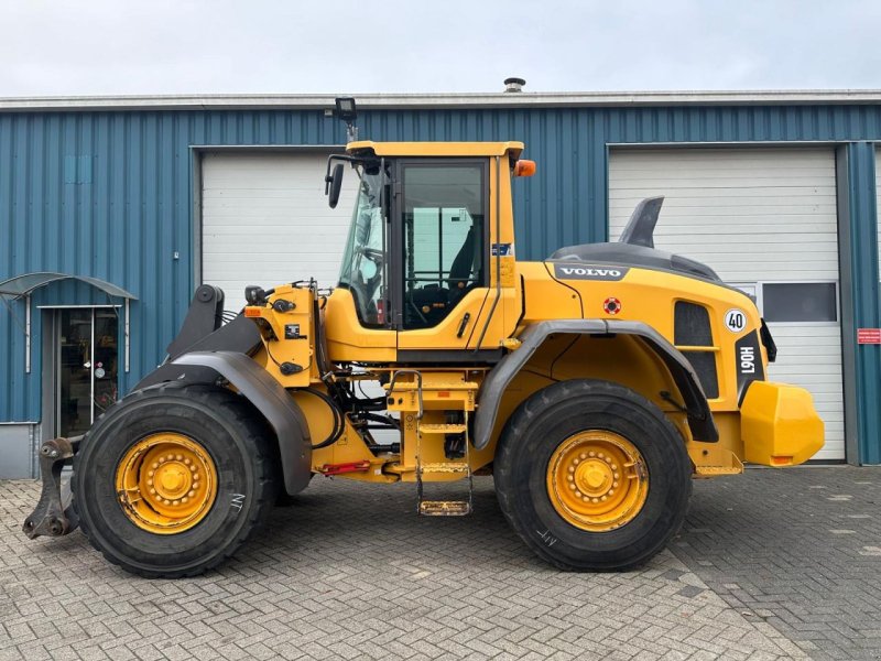 Radlader typu Volvo L90H, Gebrauchtmaschine v Oirschot