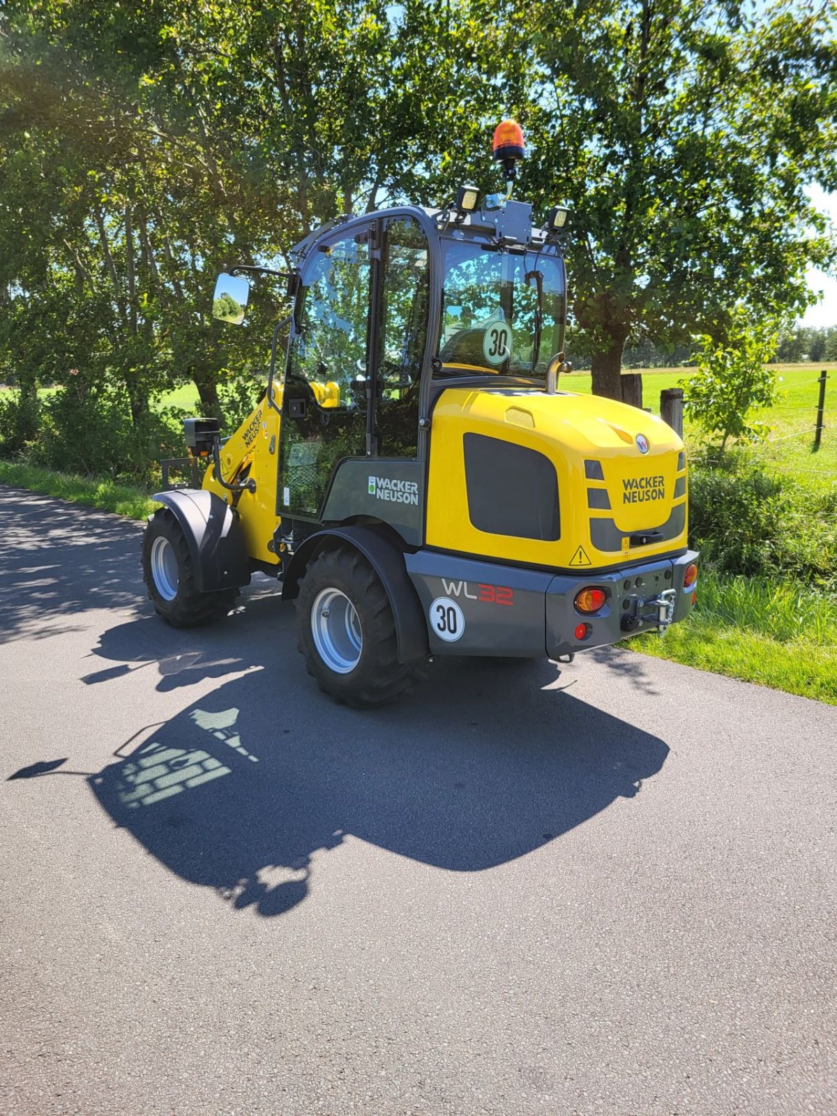 Radlader Türe ait Wacker Neuson WL32 met cabine, Neumaschine içinde Ede (resim 3)