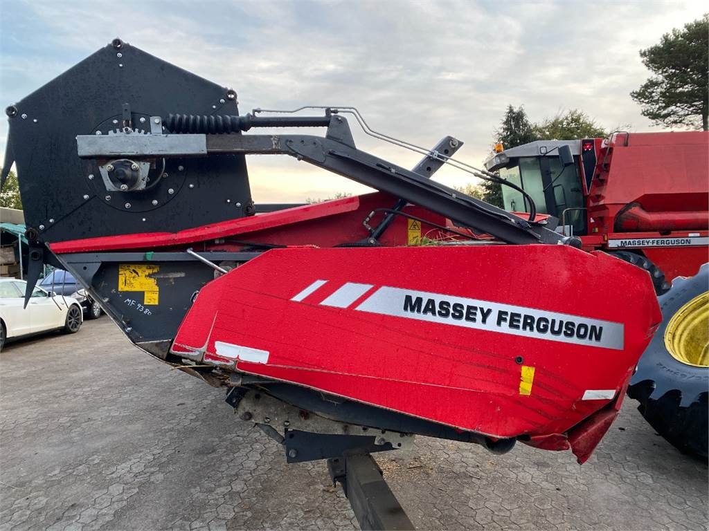 Rapsschneidwerk Türe ait Massey Ferguson 30 Powerflow, Gebrauchtmaschine içinde Hemmet (resim 13)