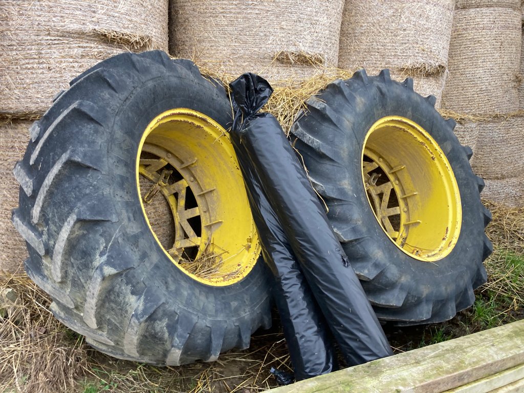 Rapstrennbalken типа Sonstige Michelin 20.8R38, Gebrauchtmaschine в VERT TOULON (Фотография 1)