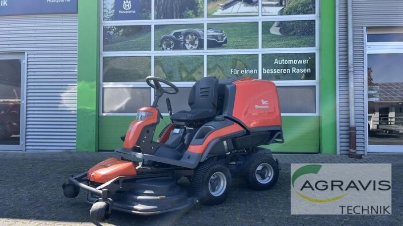 Rasenmäher del tipo Husqvarna RIDER 320 AWD, Gebrauchtmaschine In Werl-Oberbergstraße (Immagine 1)