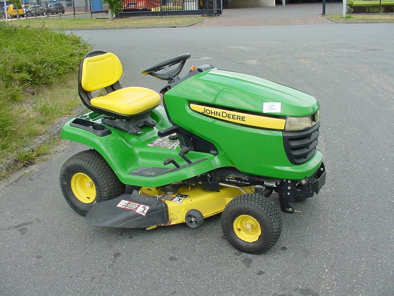 Rasenmäher tip John Deere X300, Gebrauchtmaschine in Wieringerwerf (Poză 2)