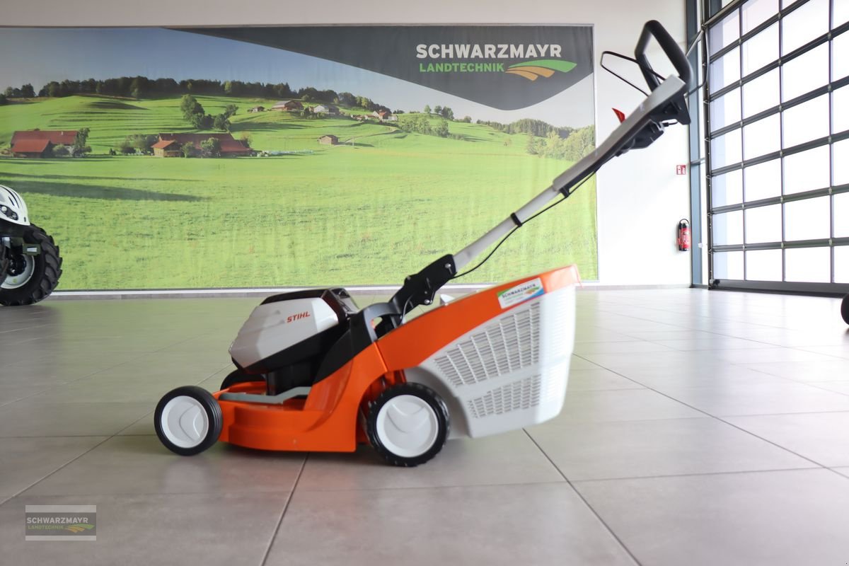 Rasenmäher du type Stihl RMA 443 PV, Neumaschine en Gampern (Photo 1)