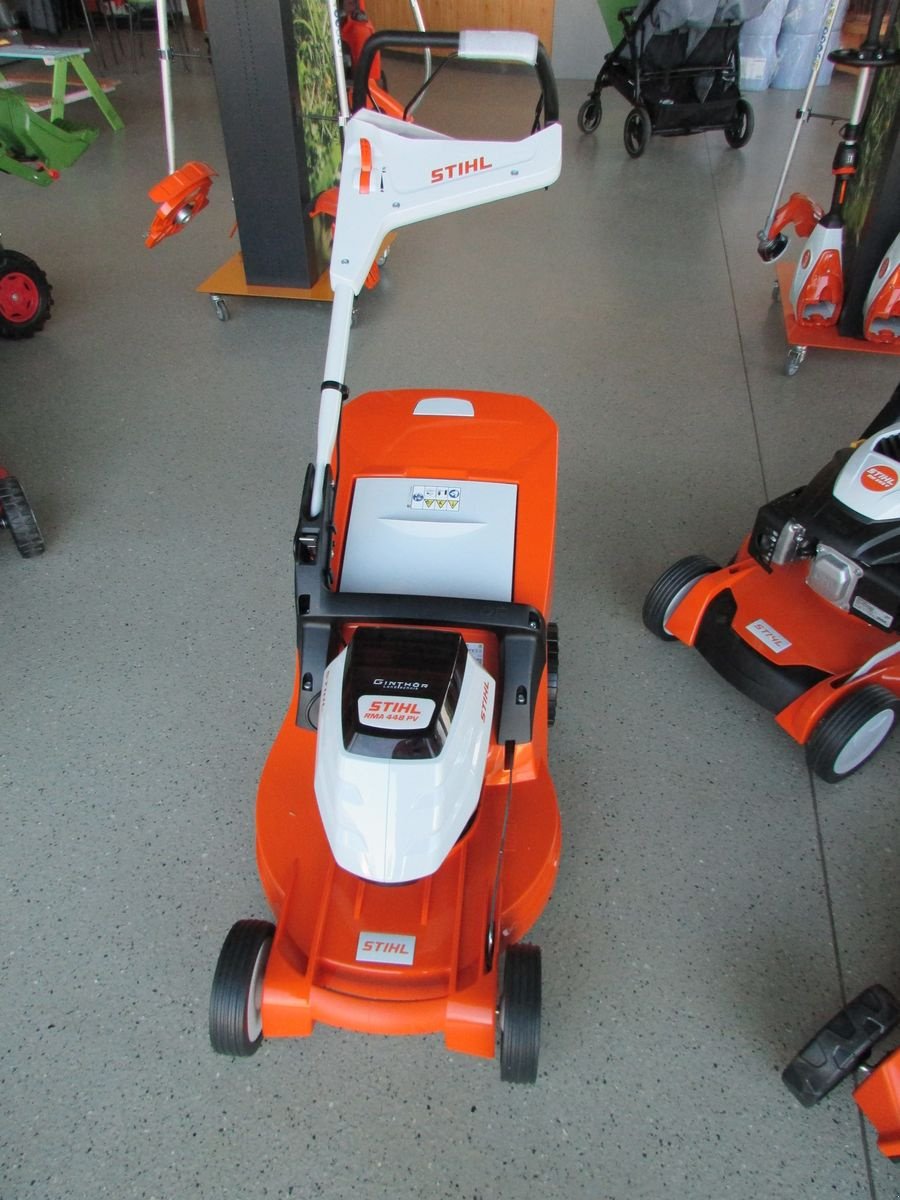 Rasenmäher des Typs Stihl RMA 448 PV AKTION, Gebrauchtmaschine in Saxen (Bild 1)