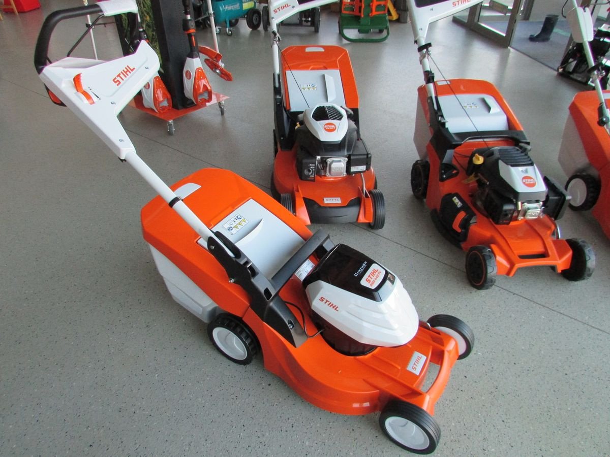 Rasenmäher van het type Stihl RMA 448 PV AKTION, Gebrauchtmaschine in Saxen (Foto 3)