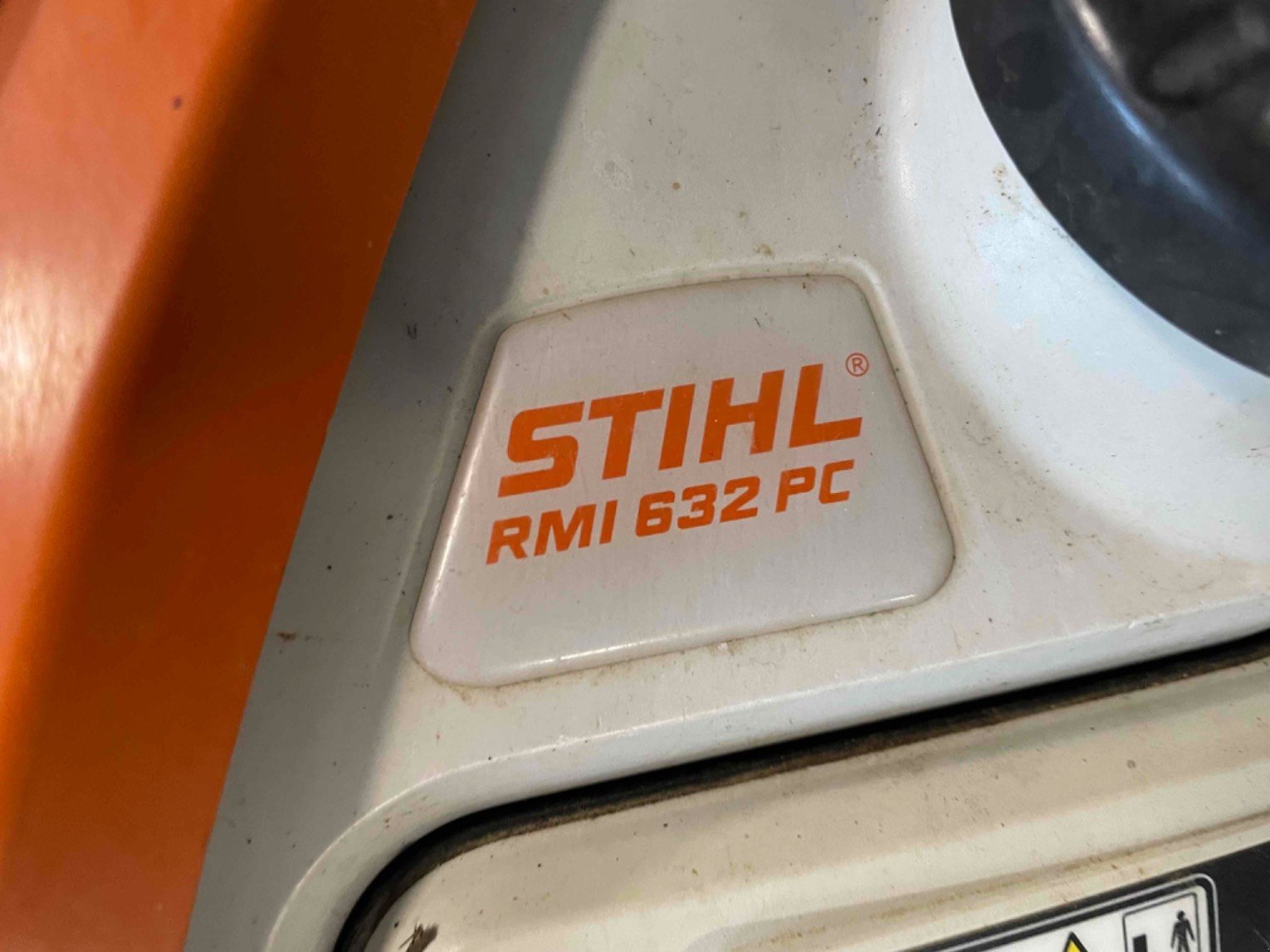 Rasenmäher tip Stihl Robot de tonte RMI 632 PC Stihl, Gebrauchtmaschine in LA SOUTERRAINE (Poză 3)