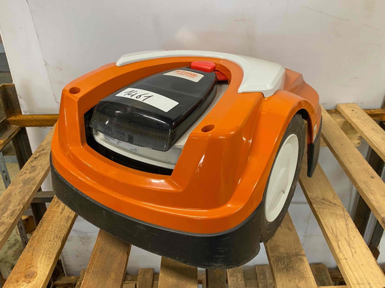 Rasenmäher del tipo Stihl Robot de tonte RMI422 Stihl, Gebrauchtmaschine en LA SOUTERRAINE (Imagen 3)