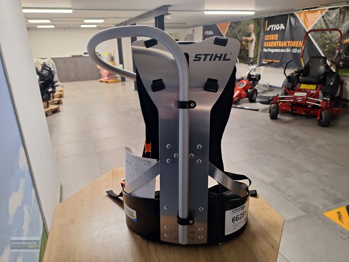 Rasenmäher du type Stihl Rückentragesystem, Neumaschine en Gampern (Photo 3)