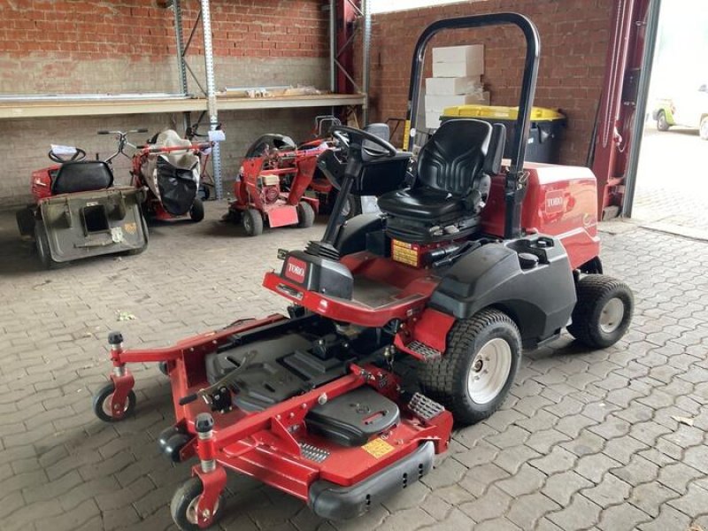 Rasenmäher of the type Toro GROUNDSMASTER 3200 24 HP AWD, Neumaschine in Espelkamp (Picture 1)