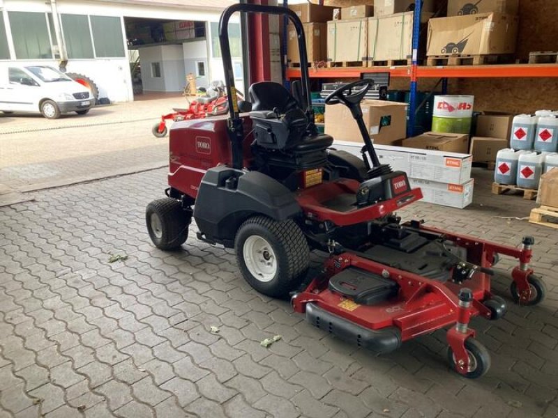 Rasenmäher des Typs Toro GROUNDSMASTER 3200 24 HP AWD, Neumaschine in Espelkamp (Bild 3)