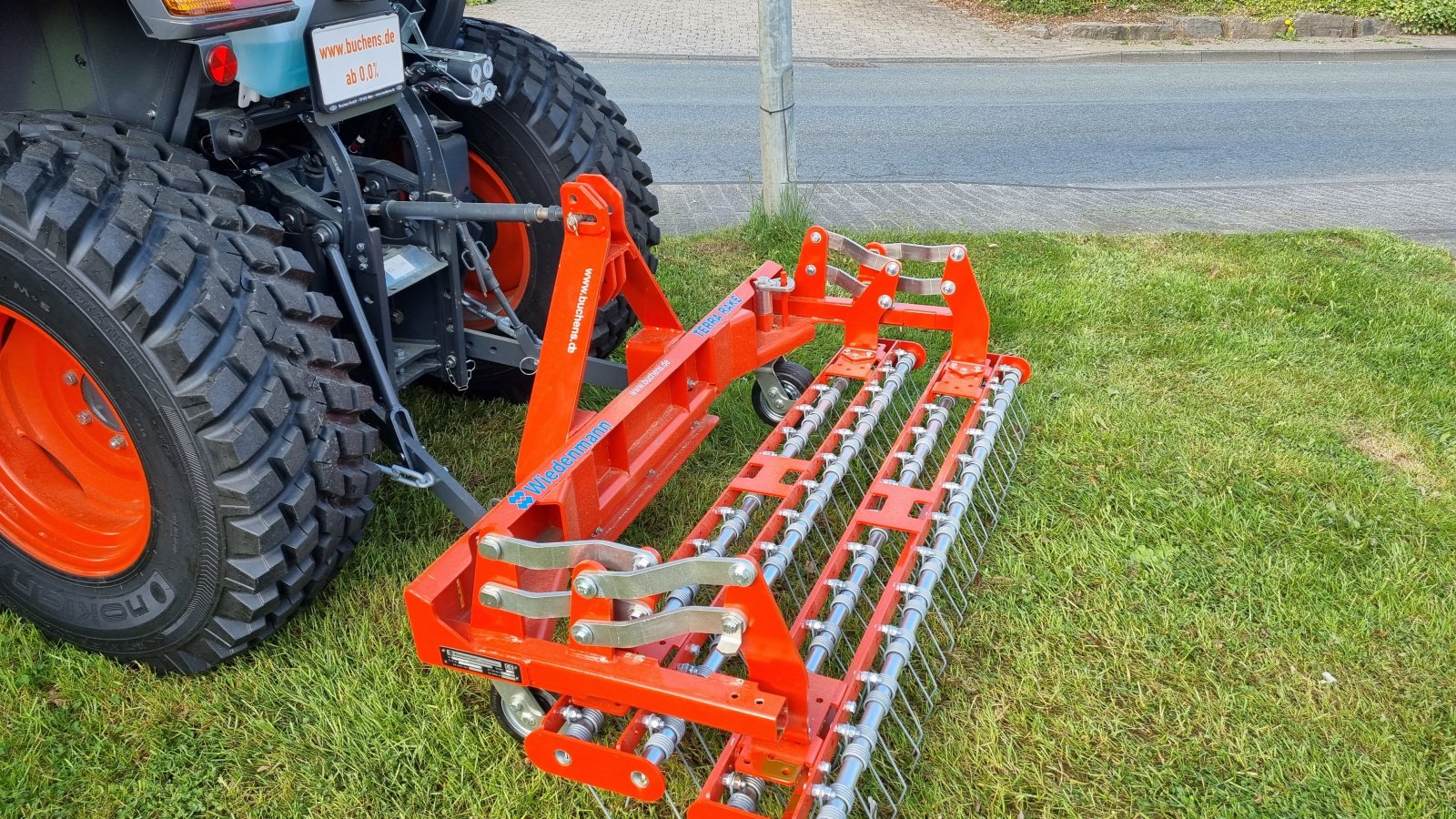 Rasenstriegel of the type Wiedenmann Terra Rake  170  Ausstellungsgerät, Neumaschine in Olpe (Picture 5)