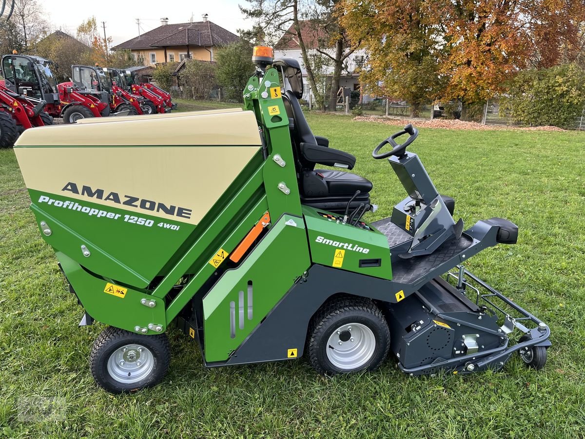 Rasentraktor of the type Amazone Profihopper 1250 Smartline 3 Zylinder Diesel, Neumaschine in Burgkirchen (Picture 28)