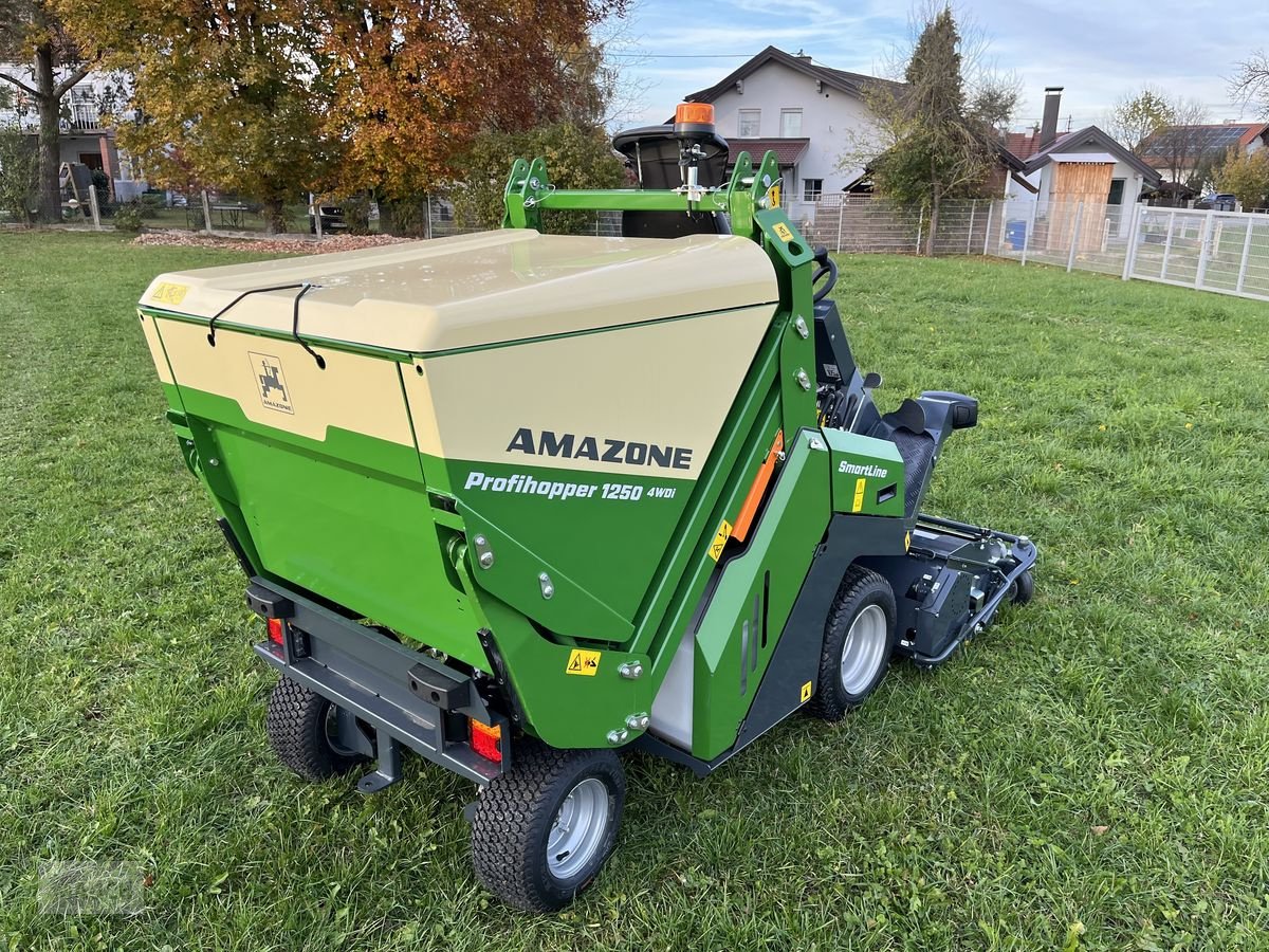 Rasentraktor of the type Amazone Profihopper 1250 Smartline 3 Zylinder Diesel, Neumaschine in Burgkirchen (Picture 27)