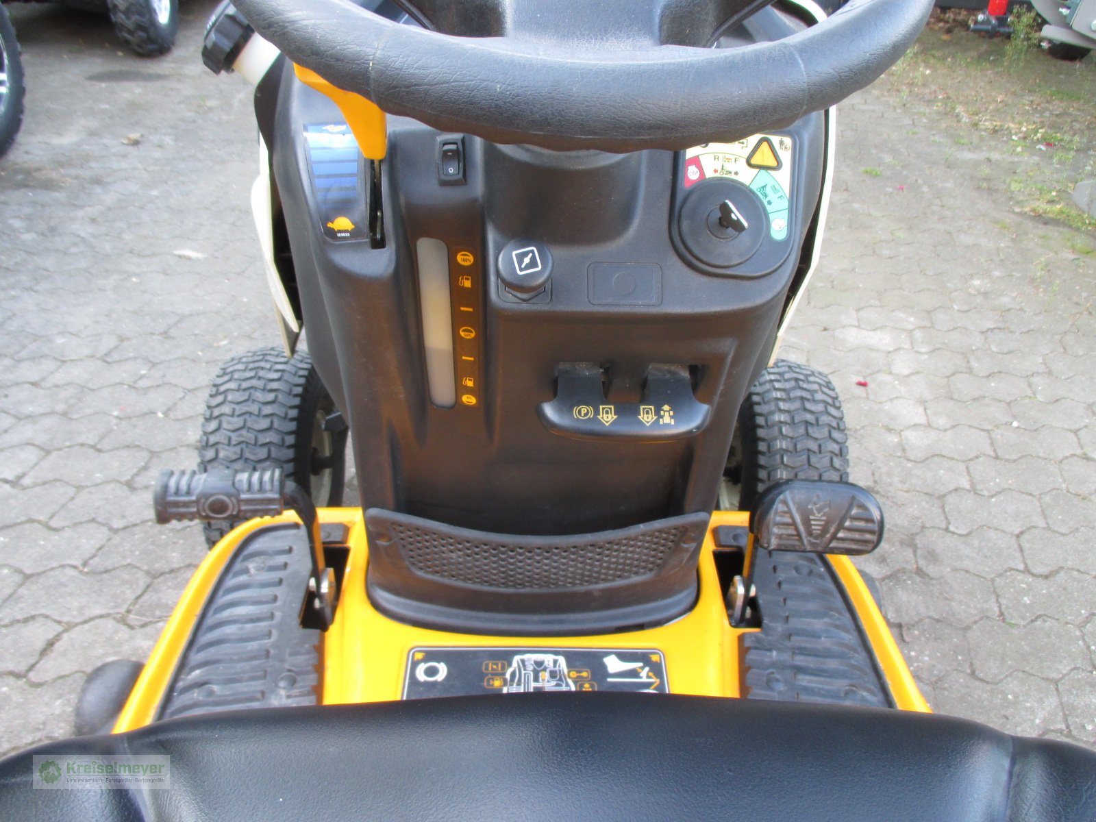 Rasentraktor typu Cub Cadet CC 1018 AN mit Fangkorb und Deflektor, Gebrauchtmaschine v Feuchtwangen (Obrázek 4)