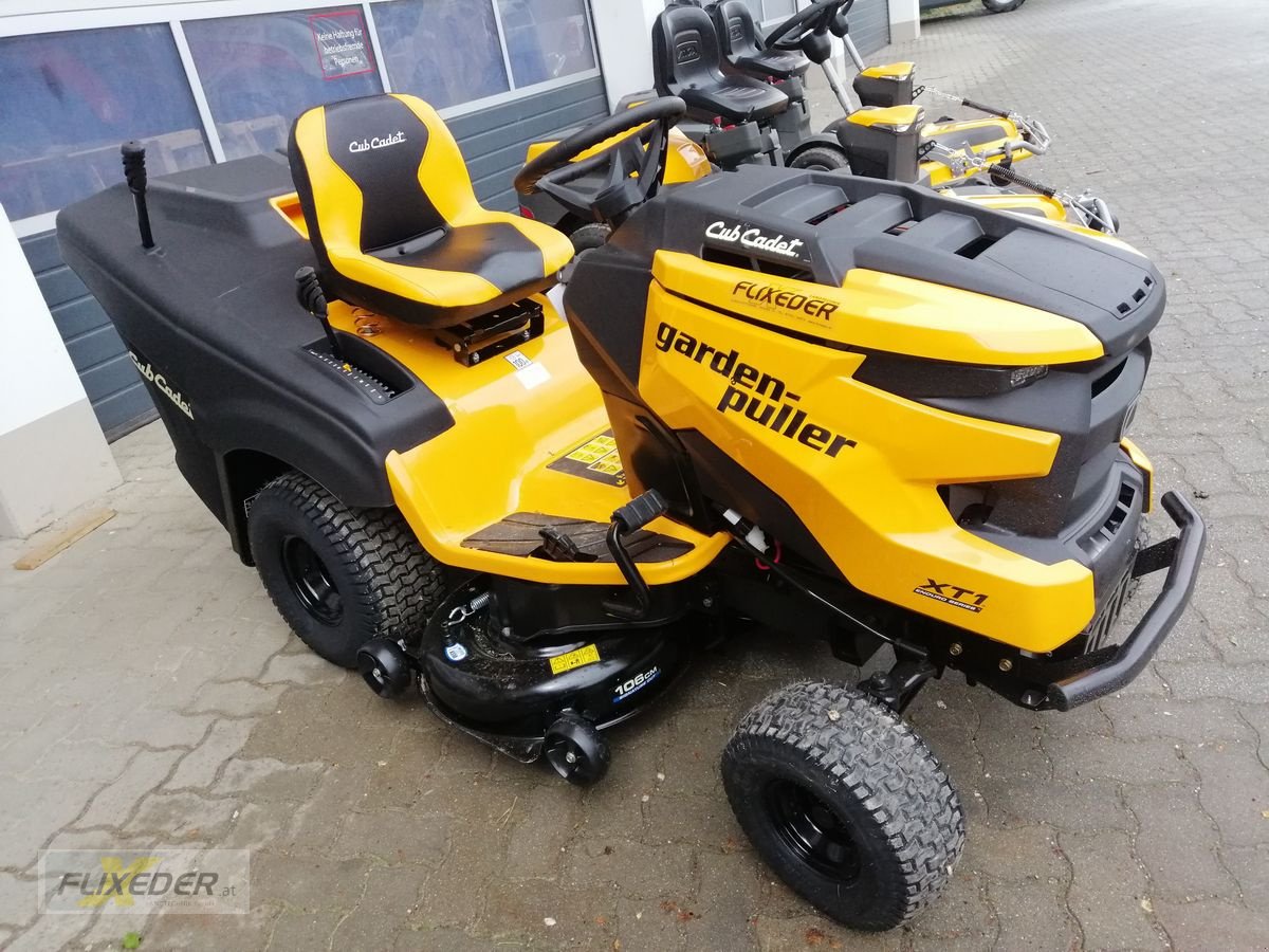 Rasentraktor van het type Cub Cadet Cub Cadet XT 1 106cm, Neumaschine in Pattigham (Foto 1)