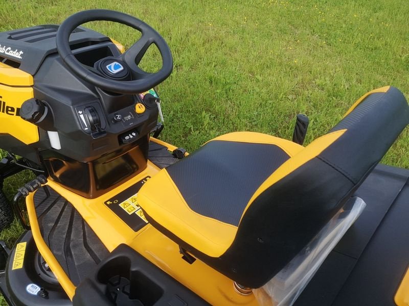 Rasentraktor del tipo Cub Cadet Cub Cadet XT1 QR 106, Neumaschine en NATTERNBACH (Imagen 12)