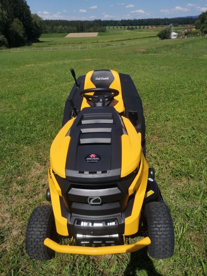 Rasentraktor of the type Cub Cadet Cub Cadet XT2 QR 106, Neumaschine in NATTERNBACH (Picture 8)