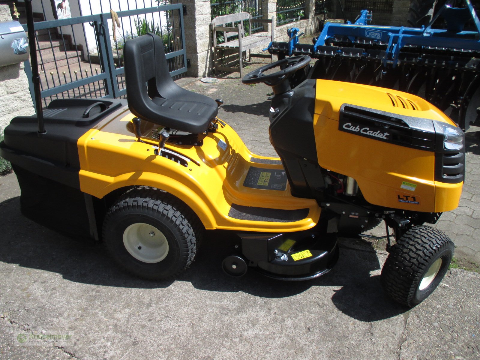 Rasentraktor του τύπου Cub Cadet LT1NR92, Neumaschine σε Feuchtwangen (Φωτογραφία 3)