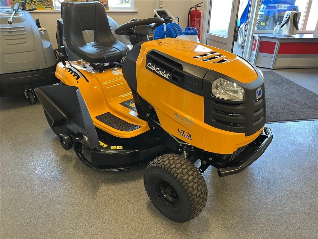 Rasentraktor des Typs Cub Cadet LT3 107cm, Gebrauchtmaschine in Hobro (Bild 1)