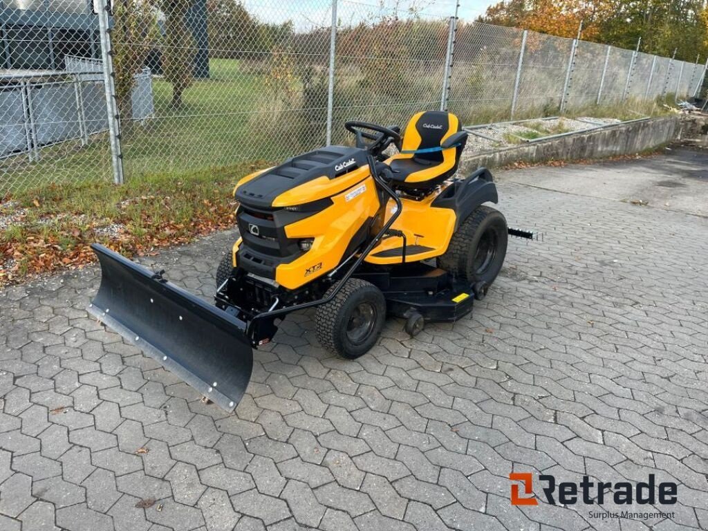 Rasentraktor of the type Cub Cadet XT 3, Gebrauchtmaschine in Rødovre (Picture 1)