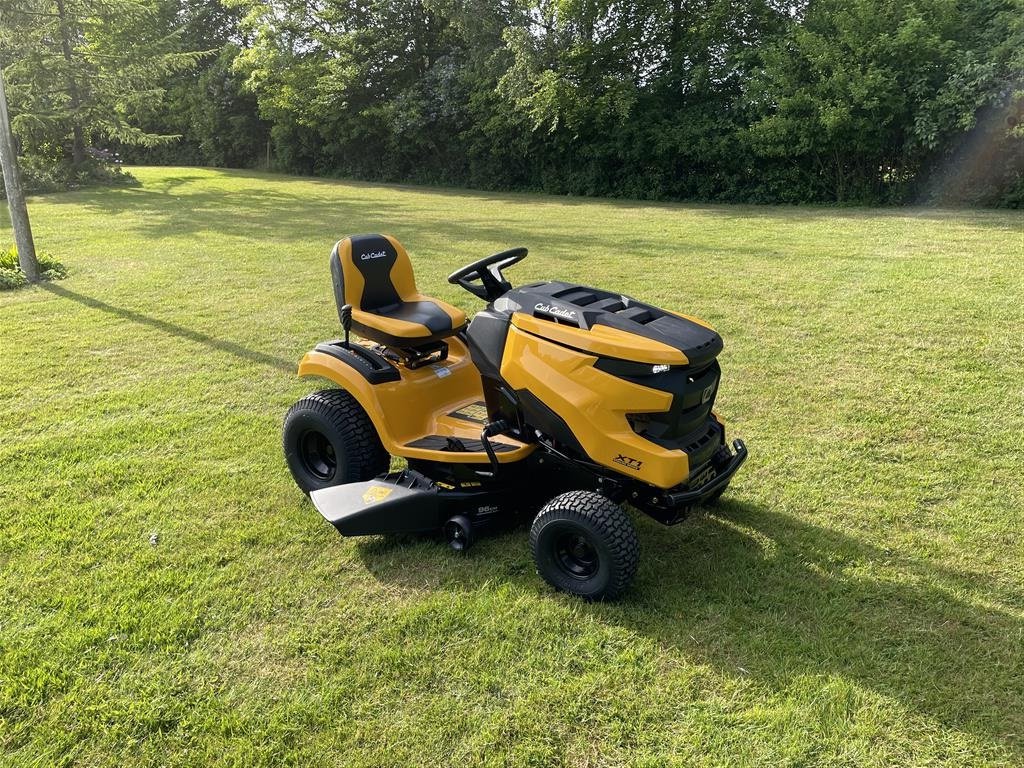 Rasentraktor типа Cub Cadet XT1 OS96, Gebrauchtmaschine в Slagelse (Фотография 1)