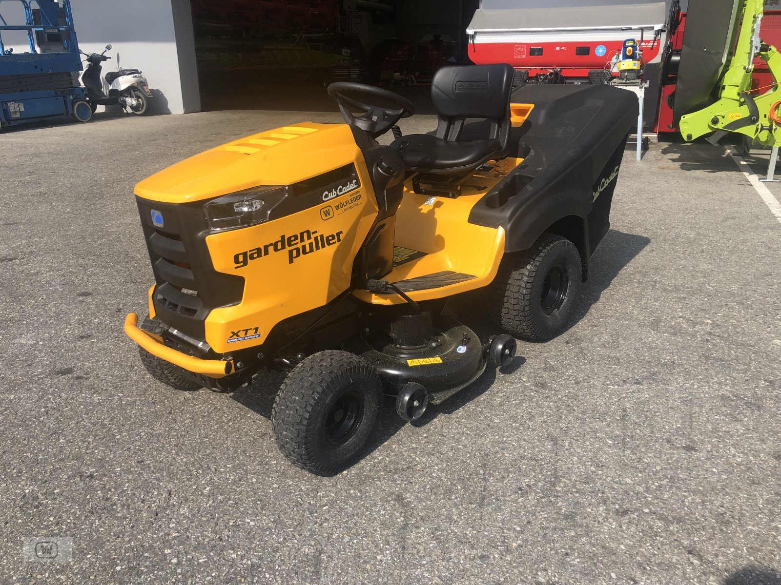 Rasentraktor типа Cub Cadet XT1, Neumaschine в Zell an der Pram (Фотография 2)