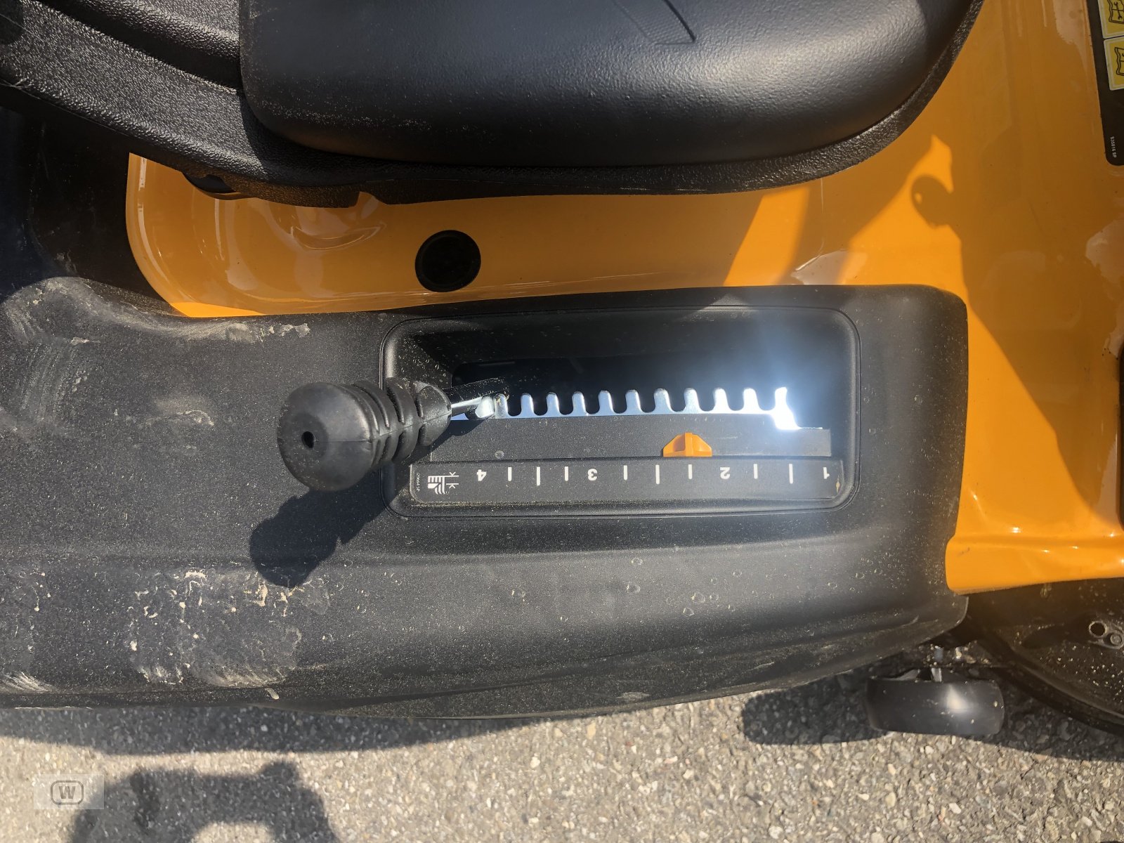 Rasentraktor tip Cub Cadet XT1, Neumaschine in Zell an der Pram (Poză 10)