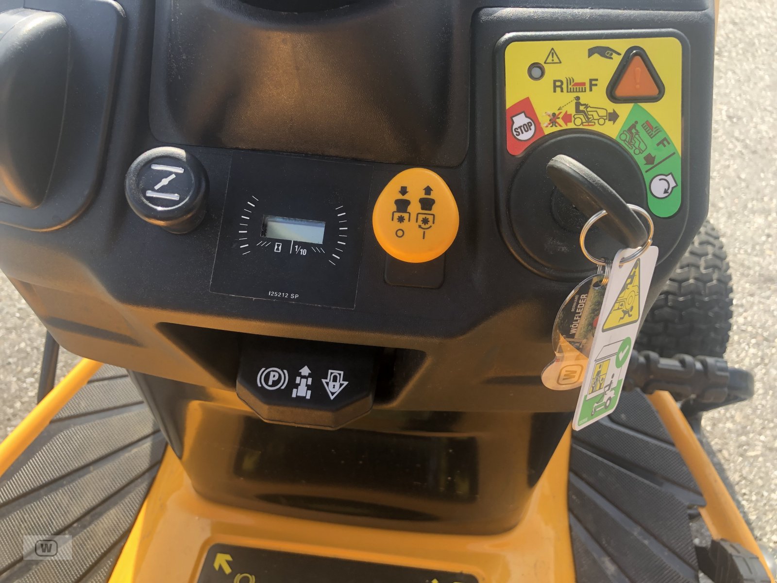 Rasentraktor del tipo Cub Cadet XT1, Neumaschine en Zell an der Pram (Imagen 12)