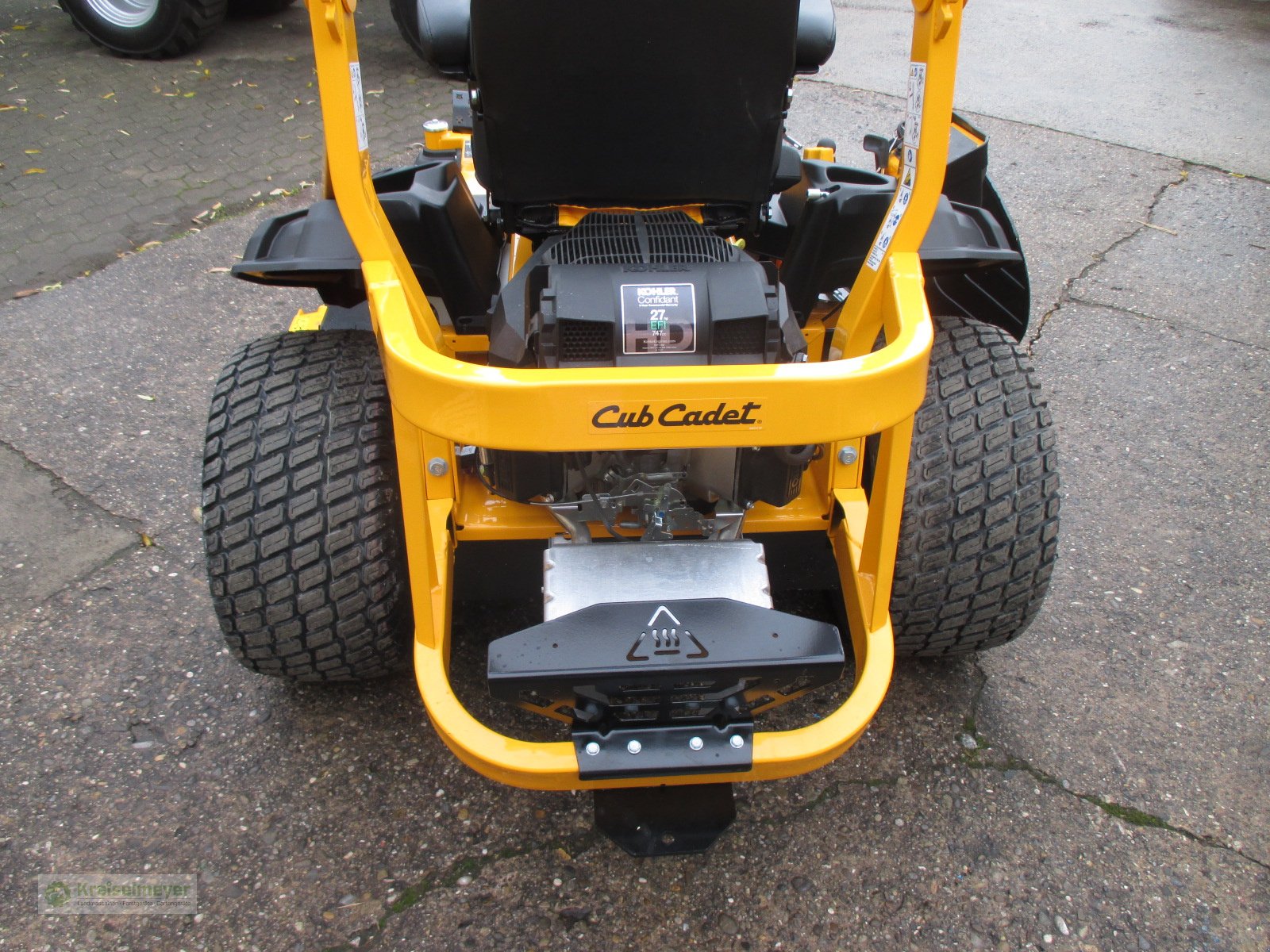 Rasentraktor от тип Cub Cadet XZ 8 S137i Ultima Zero Turn Benzin-Direkteinspritzer 137 cm, Neumaschine в Feuchtwangen (Снимка 5)