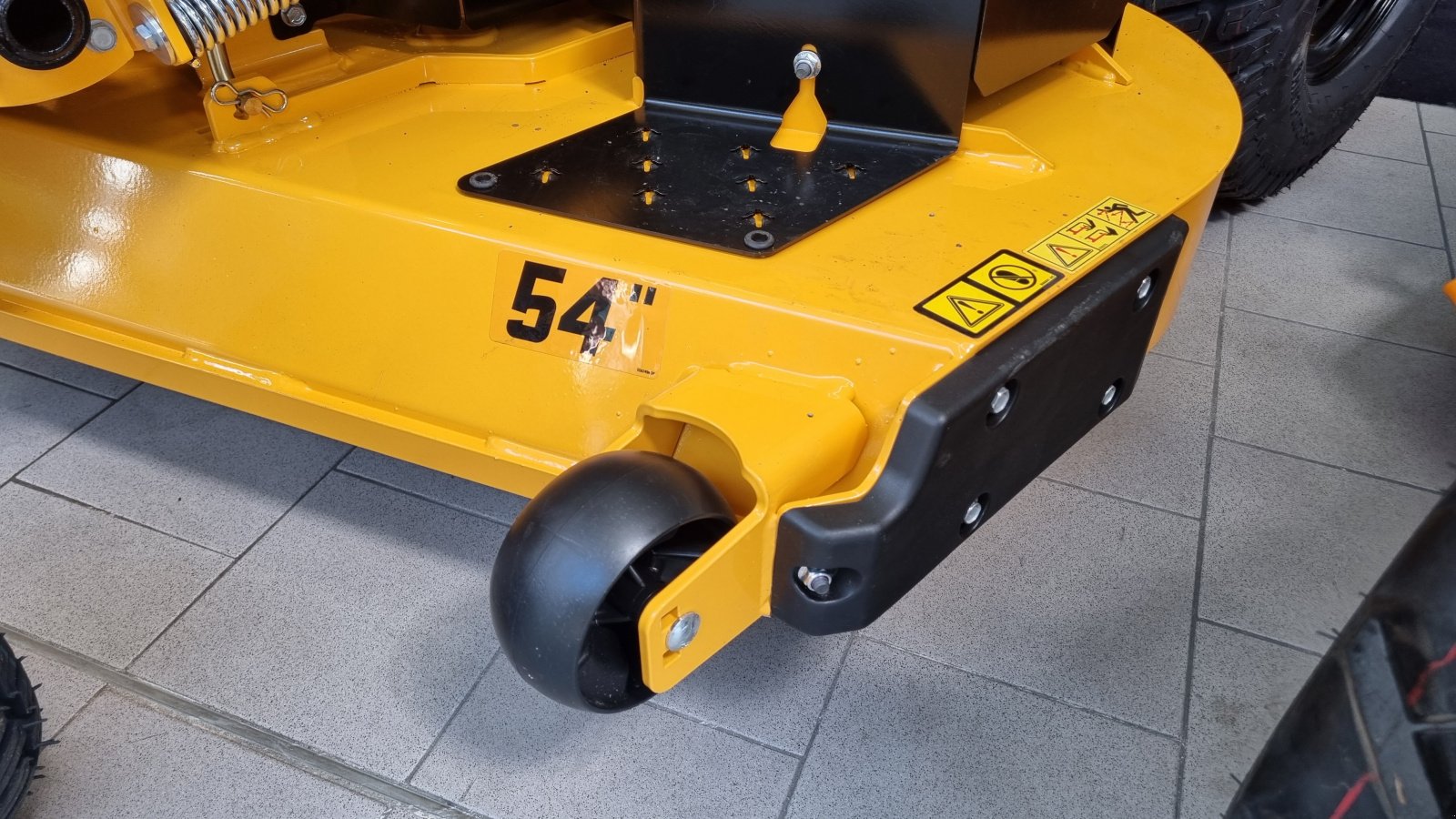 Rasentraktor des Typs Cub Cadet XZ8 S137i Ultima ZeroTurn, Neumaschine in Olpe (Bild 10)