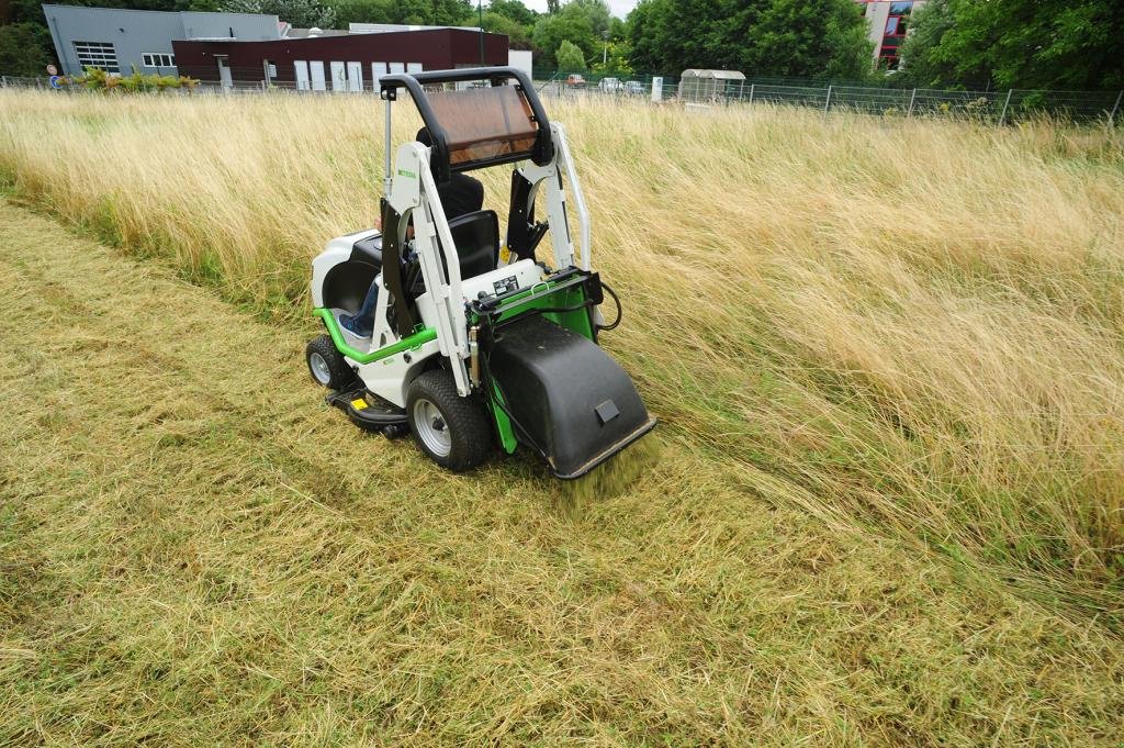 Rasentraktor del tipo Etesia Buffalo BVHPX Allrad, Neumaschine en Olpe (Imagen 13)