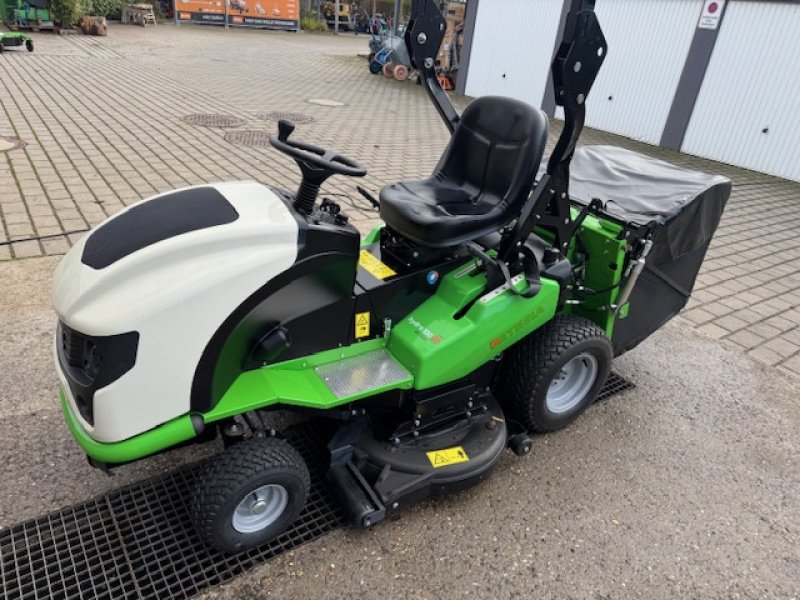 Rasentraktor van het type Etesia Hydro 100, Neumaschine in Mainz-Kastel (Foto 1)