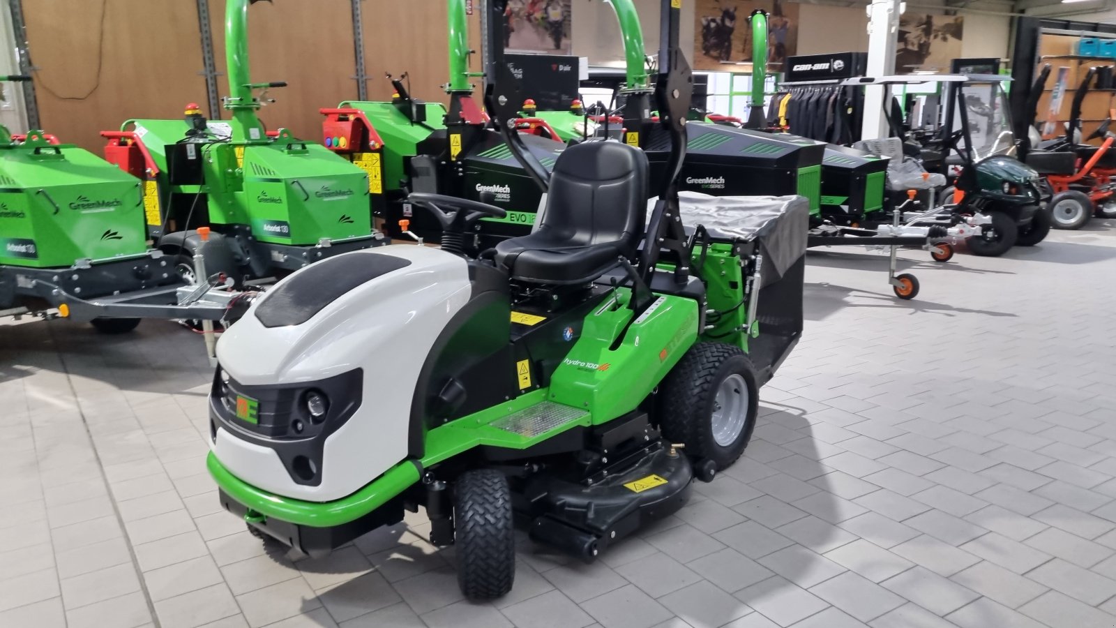 Rasentraktor des Typs Etesia MKEHH Hydro 100, Neumaschine in Olpe (Bild 1)