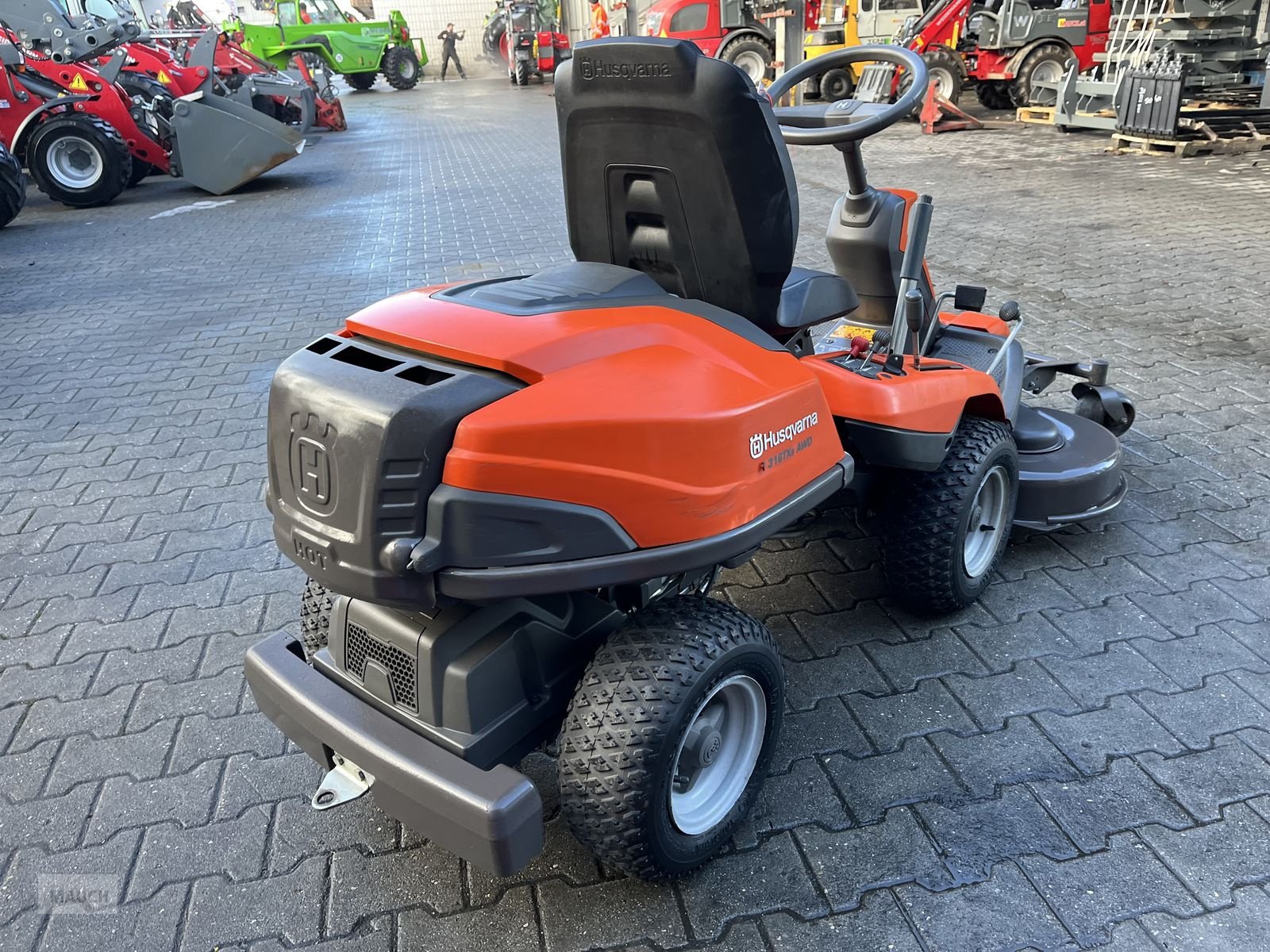 Rasentraktor des Typs Husqvarna 316TXs AWD mit Mähdeck, Gebrauchtmaschine in Burgkirchen (Bild 12)