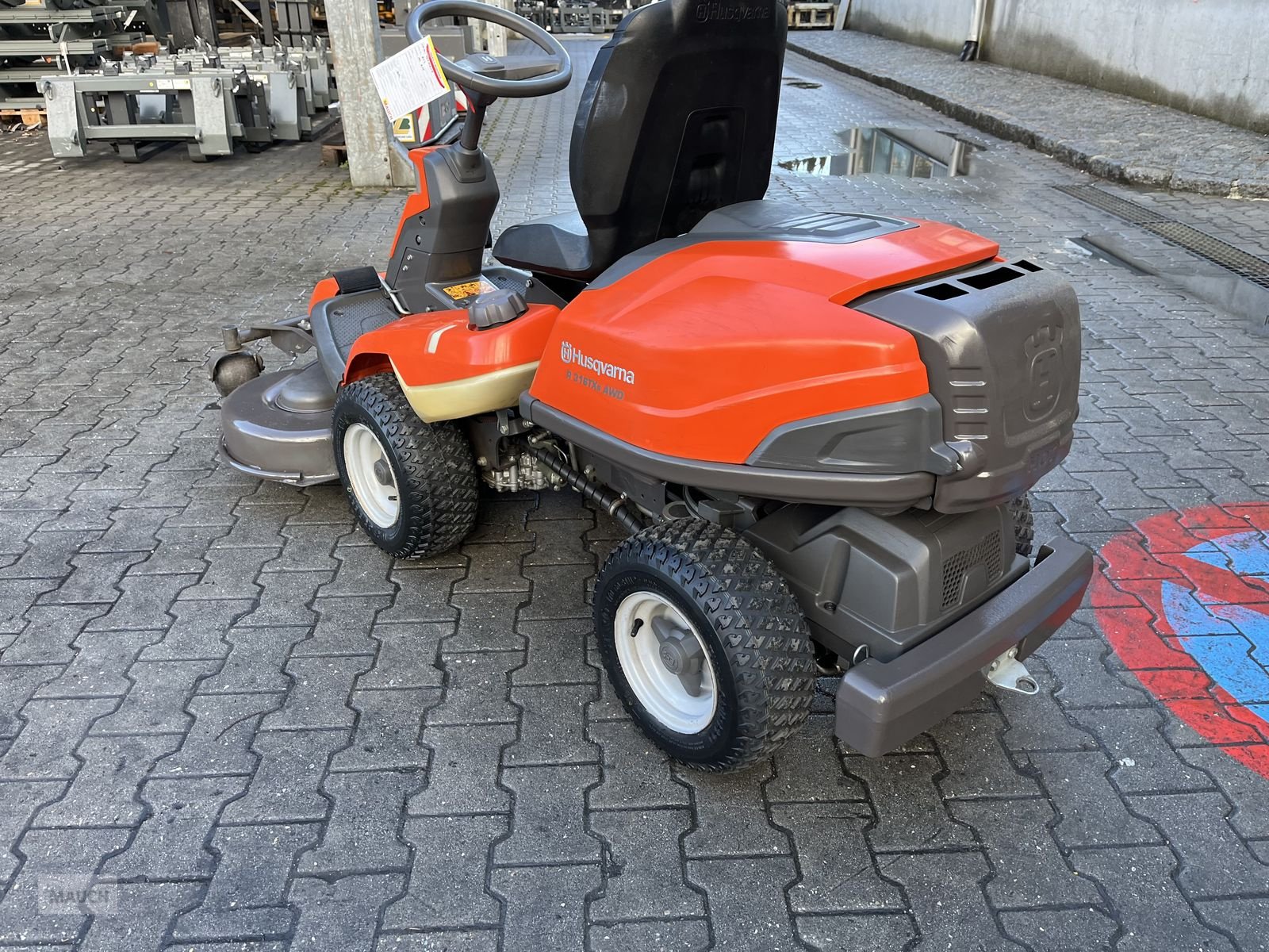 Rasentraktor des Typs Husqvarna 316TXs AWD mit Mähdeck, Gebrauchtmaschine in Burgkirchen (Bild 11)