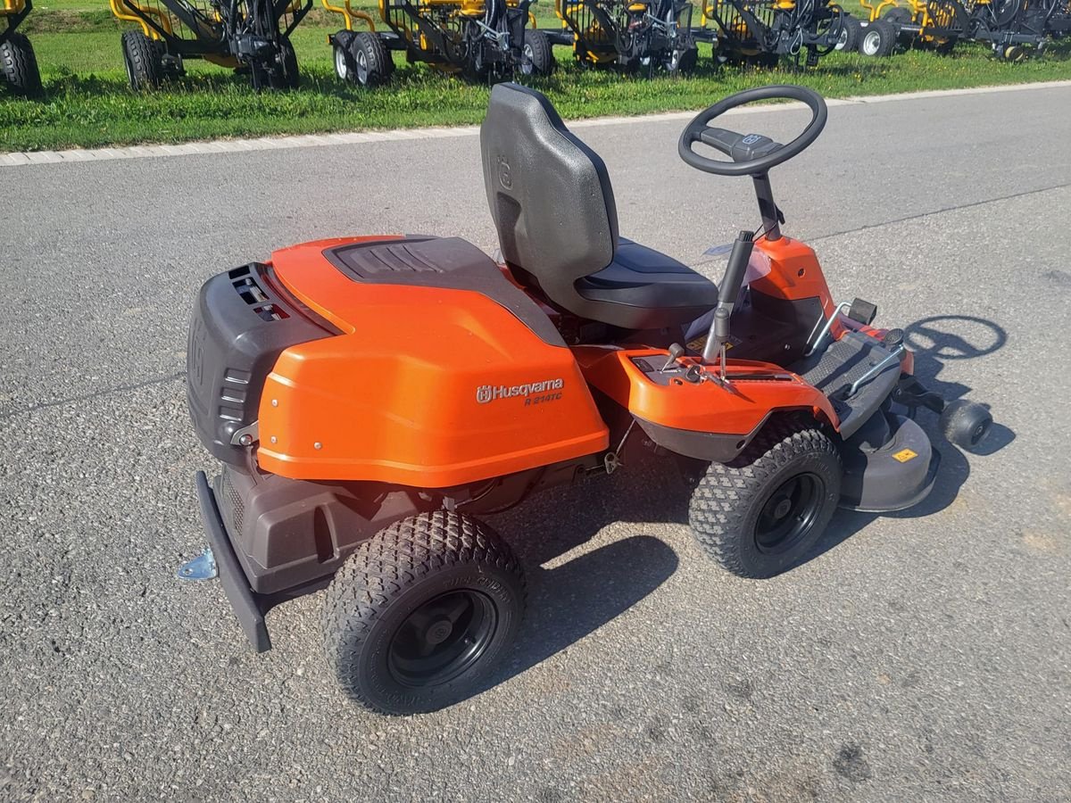 Rasentraktor Türe ait Husqvarna Husqvarna R 214 TC Rasentraktor, Vorführmaschine içinde NATTERNBACH (resim 5)