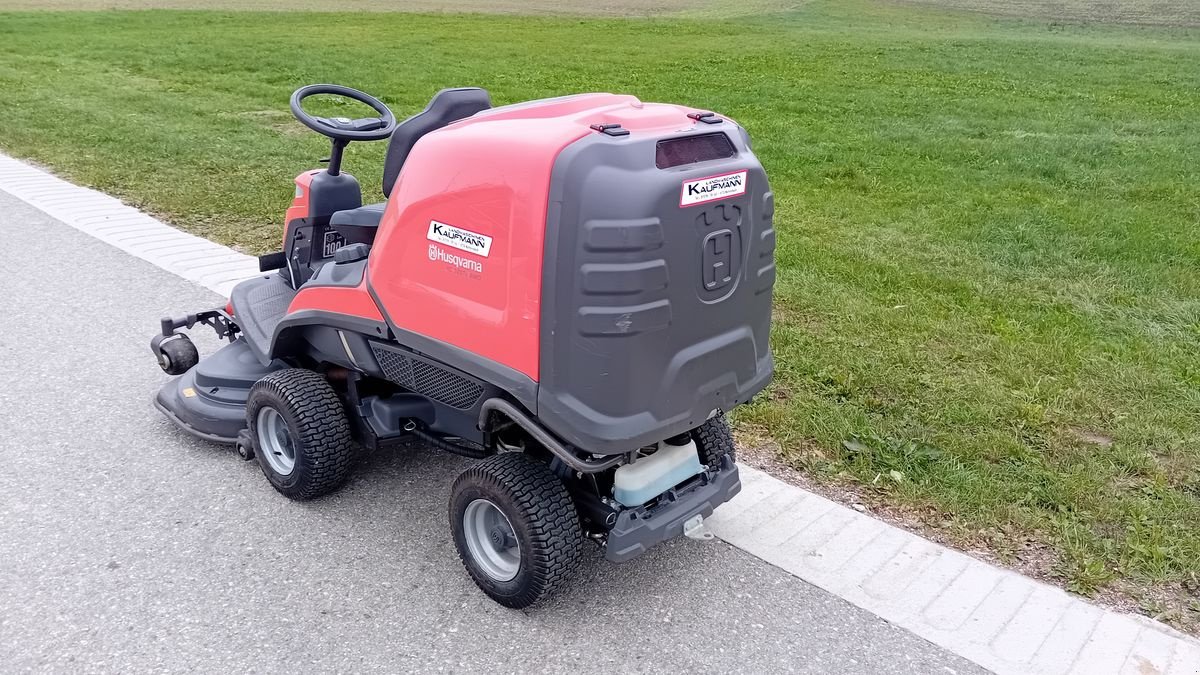 Rasentraktor des Typs Husqvarna Husqvarna  RC 320 TS AWD Rasentraktor, Gebrauchtmaschine in NATTERNBACH (Bild 3)