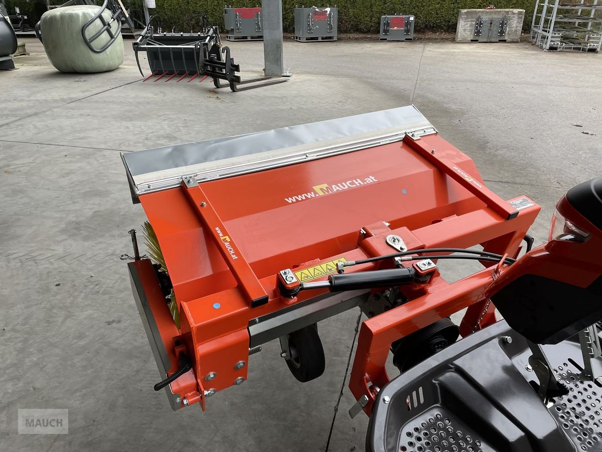 Rasentraktor tip Husqvarna Kehrbürste / Kehrmaschine für Dieselrider, Vorführmaschine in Burgkirchen (Poză 9)