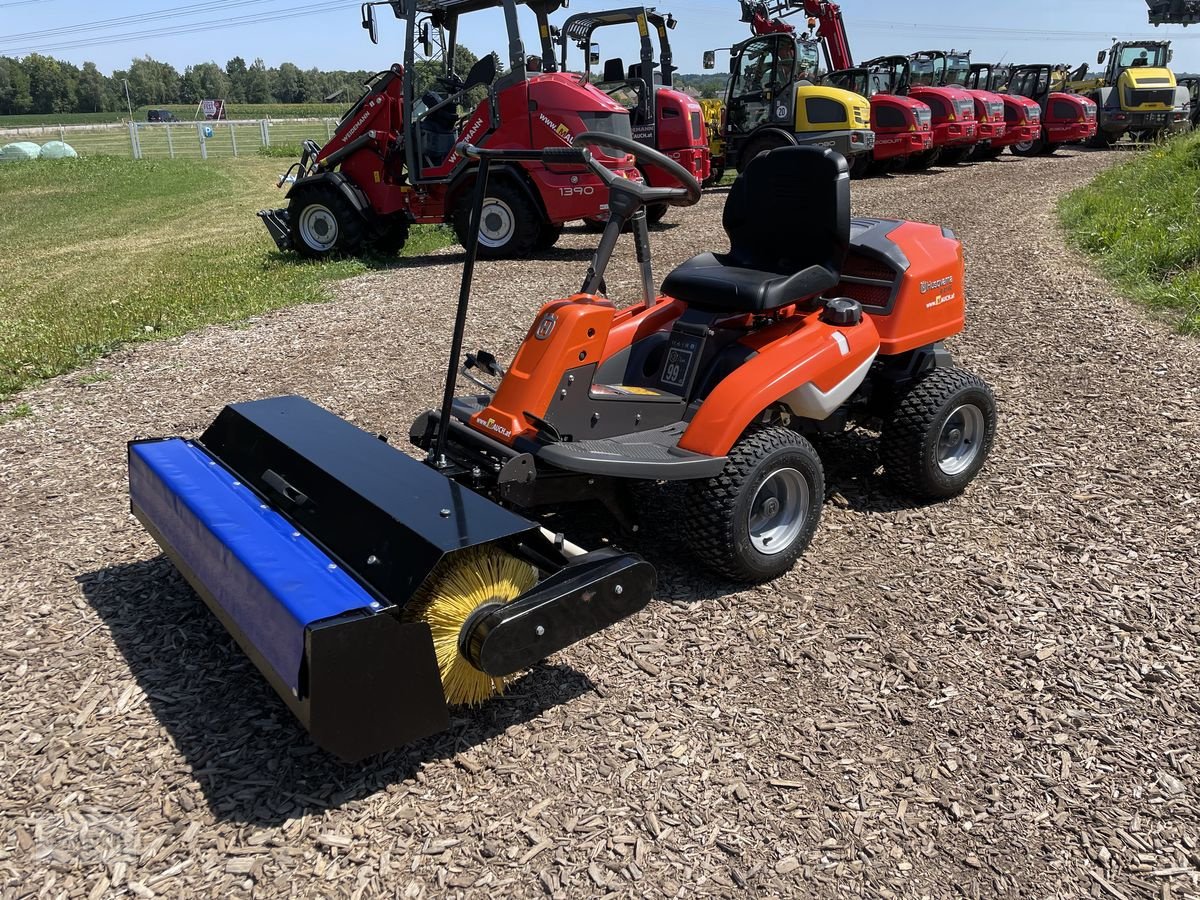 Rasentraktor typu Husqvarna Kehrmaschine mit Sammelwanne für 200er Serie, Neumaschine v Burgkirchen (Obrázek 8)