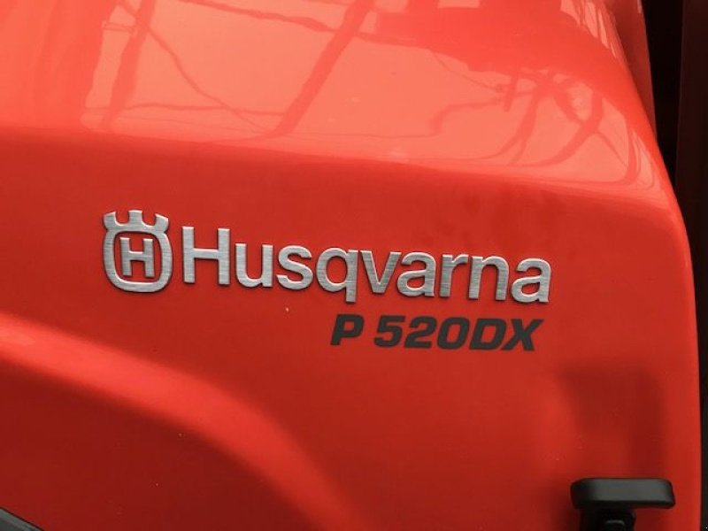 Rasentraktor типа Husqvarna Kommunalrider P520DX mit V-Schneeschild, Neumaschine в Tamsweg (Фотография 5)