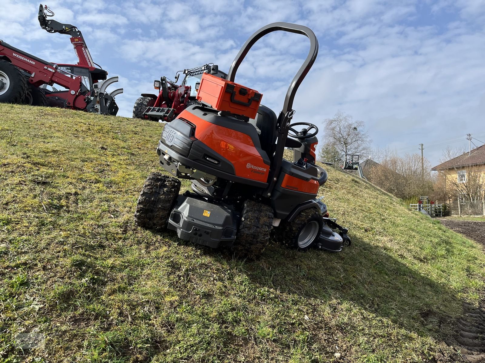 Rasentraktor des Typs Husqvarna P 524XR Efi mit Funksteuerung inkl. Mähdeck, Vorführmaschine in Burgkirchen (Bild 25)