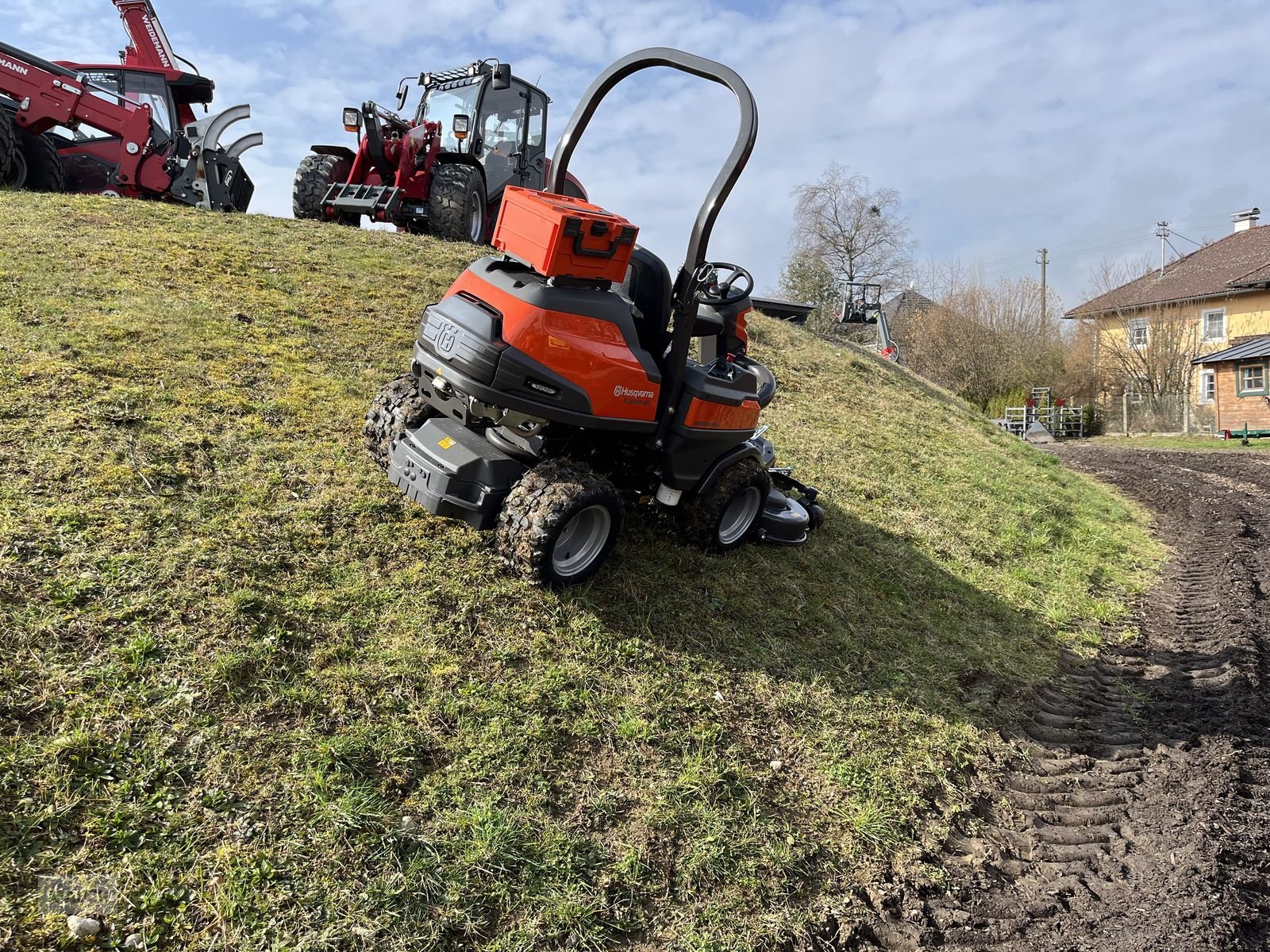 Rasentraktor des Typs Husqvarna P 524XR Efi mit Funksteuerung inkl. Mähdeck, Vorführmaschine in Burgkirchen (Bild 20)