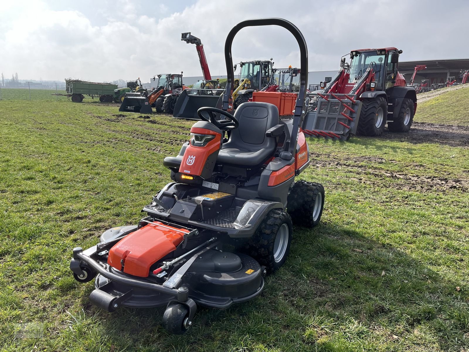 Rasentraktor del tipo Husqvarna P 524XR Efi mit Funksteuerung inkl. Mähdeck, Vorführmaschine en Burgkirchen (Imagen 2)